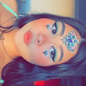 Meet your Posher, Shania